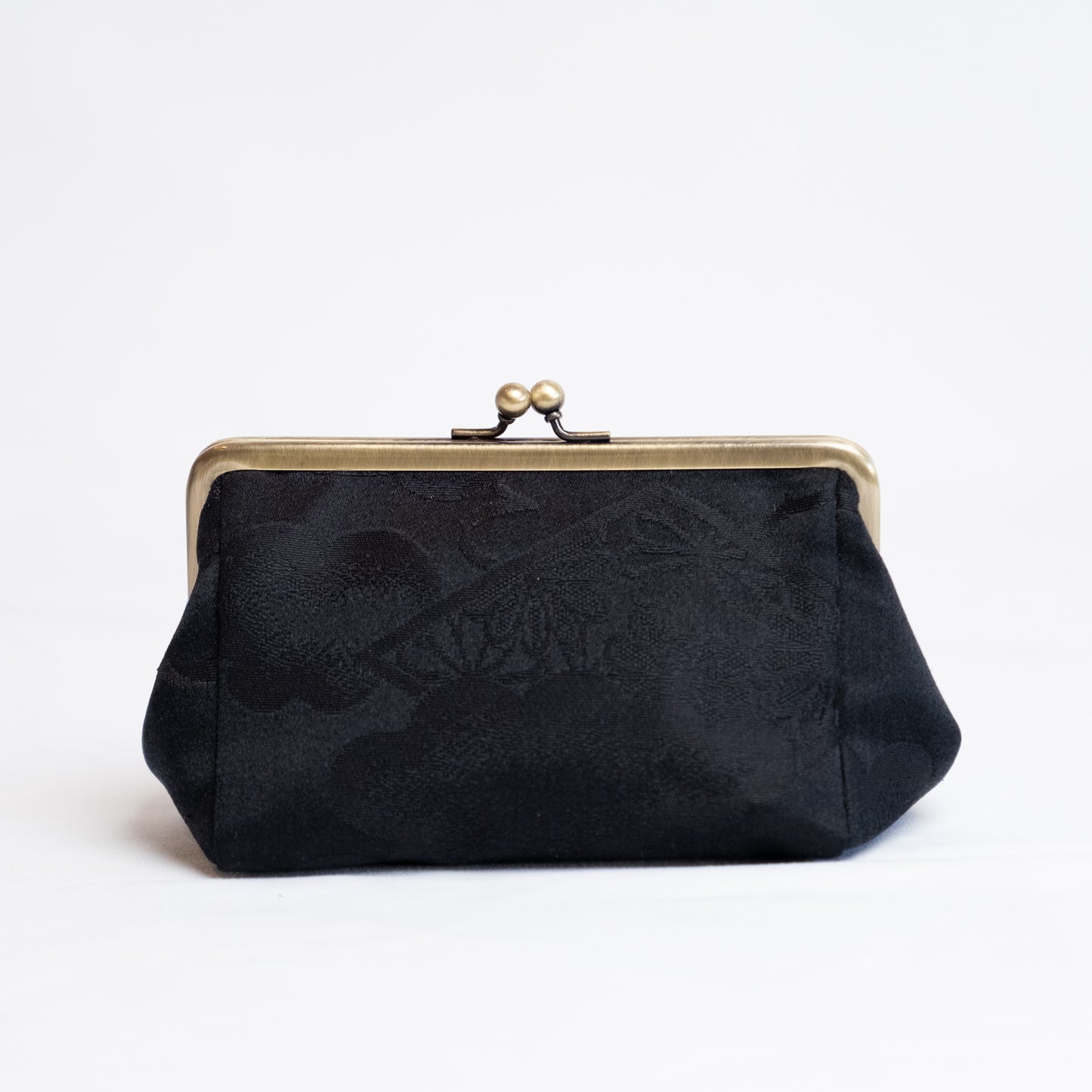 Pochette à fermoir kimono noir | Nuages et chrysanthème 2