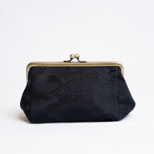 Pochette à fermoir kimono noir | Nuages et chrysanthème 2