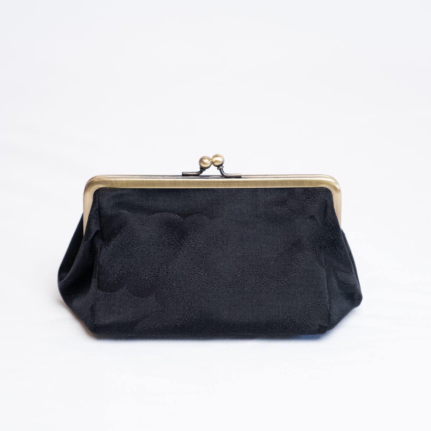 Pochette à fermoir kimono noir | Nuages et chrysanthème 2