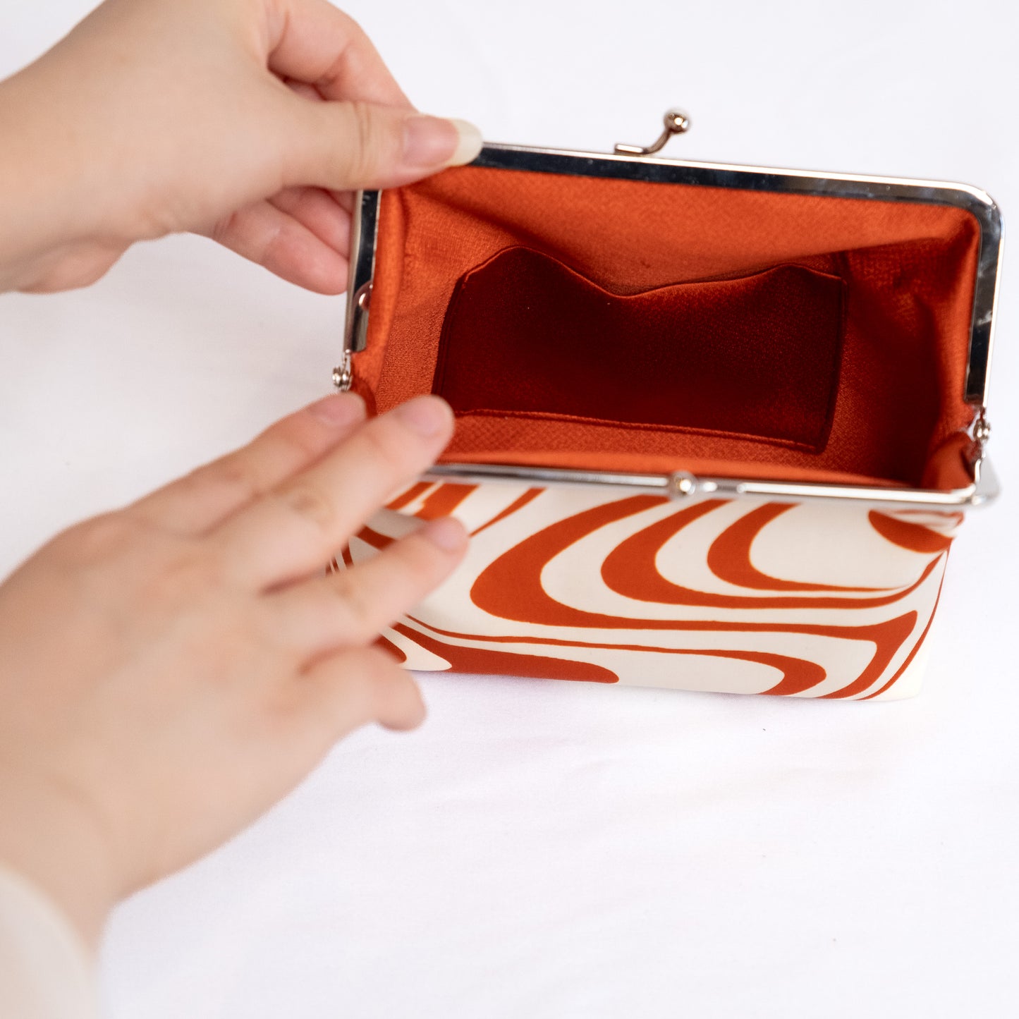 Darari Obi Clasp Pouch | Vermillion Flowing Water