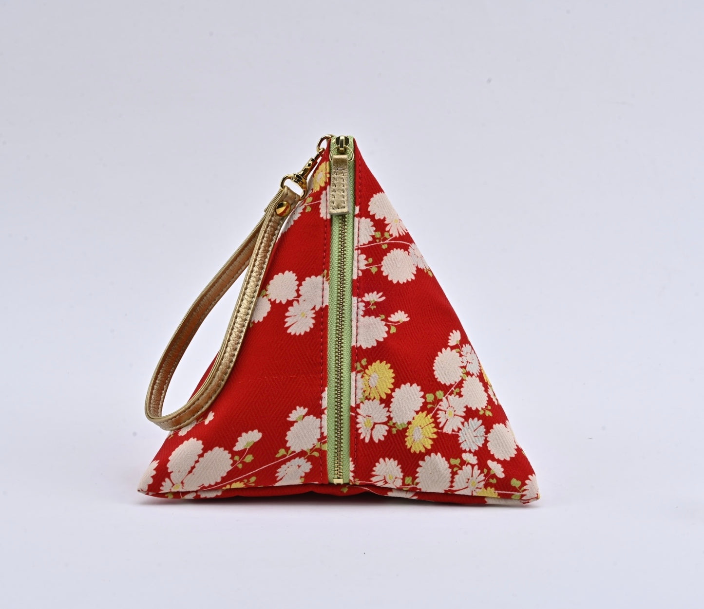 O juban Sankaku Pouch | yellow and white chrysanthemums