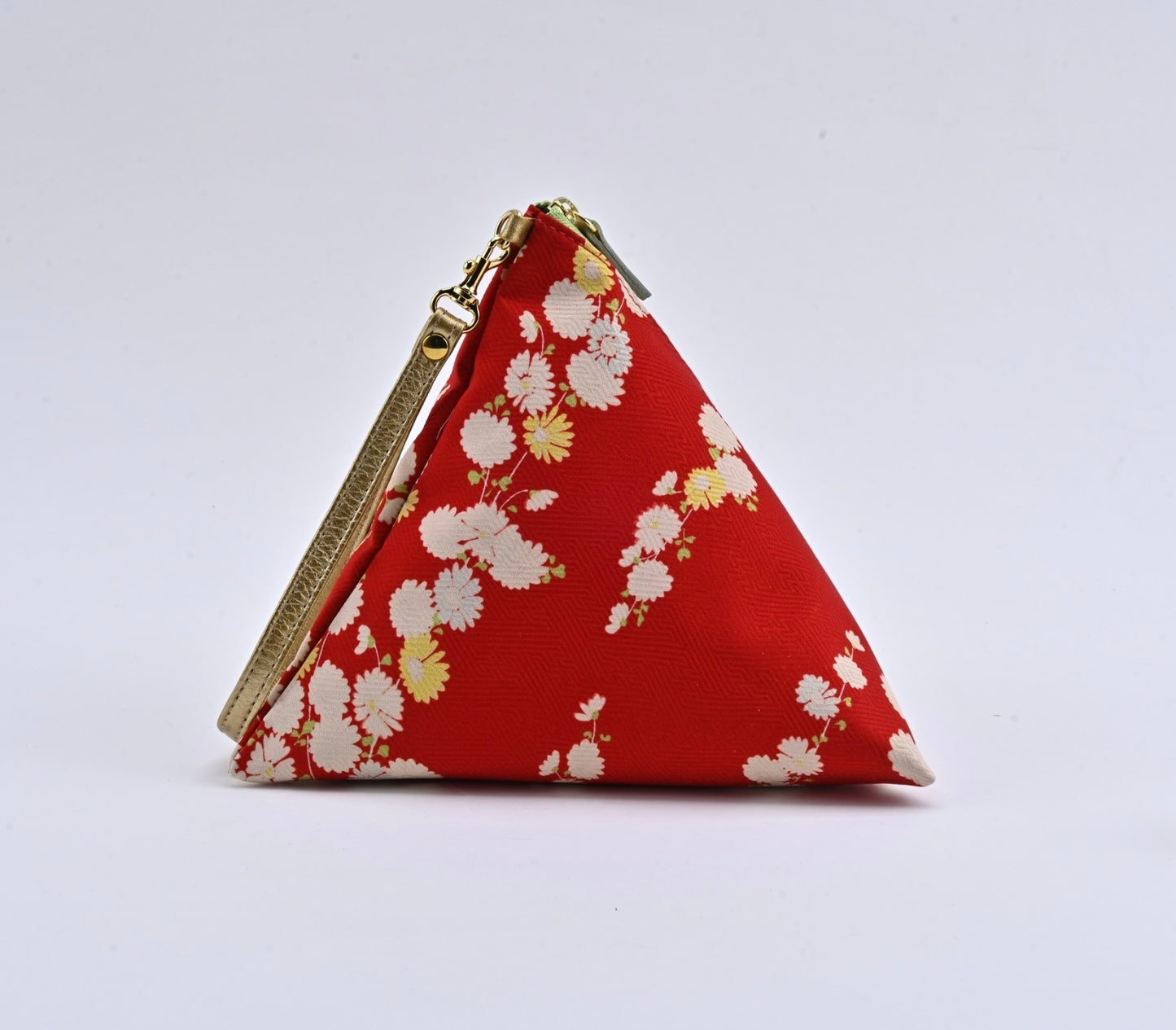 O juban Sankaku Pouch | yellow and white chrysanthemums
